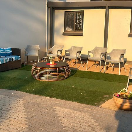 Aqua Stone Guest House Mbombela Esterno foto