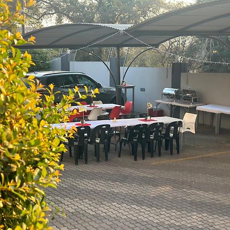 Aqua Stone Guest House Mbombela Esterno foto