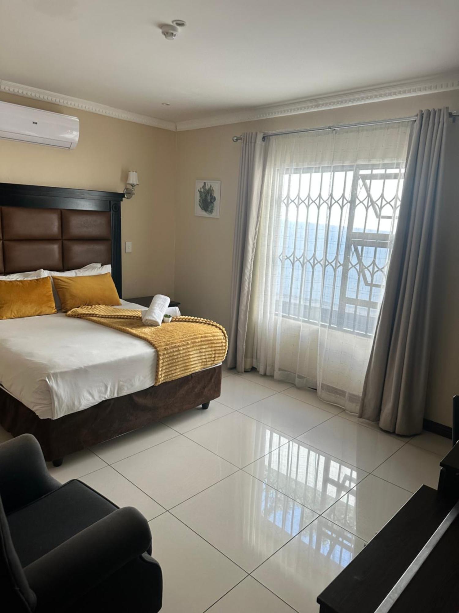 Aqua Stone Guest House Mbombela Esterno foto