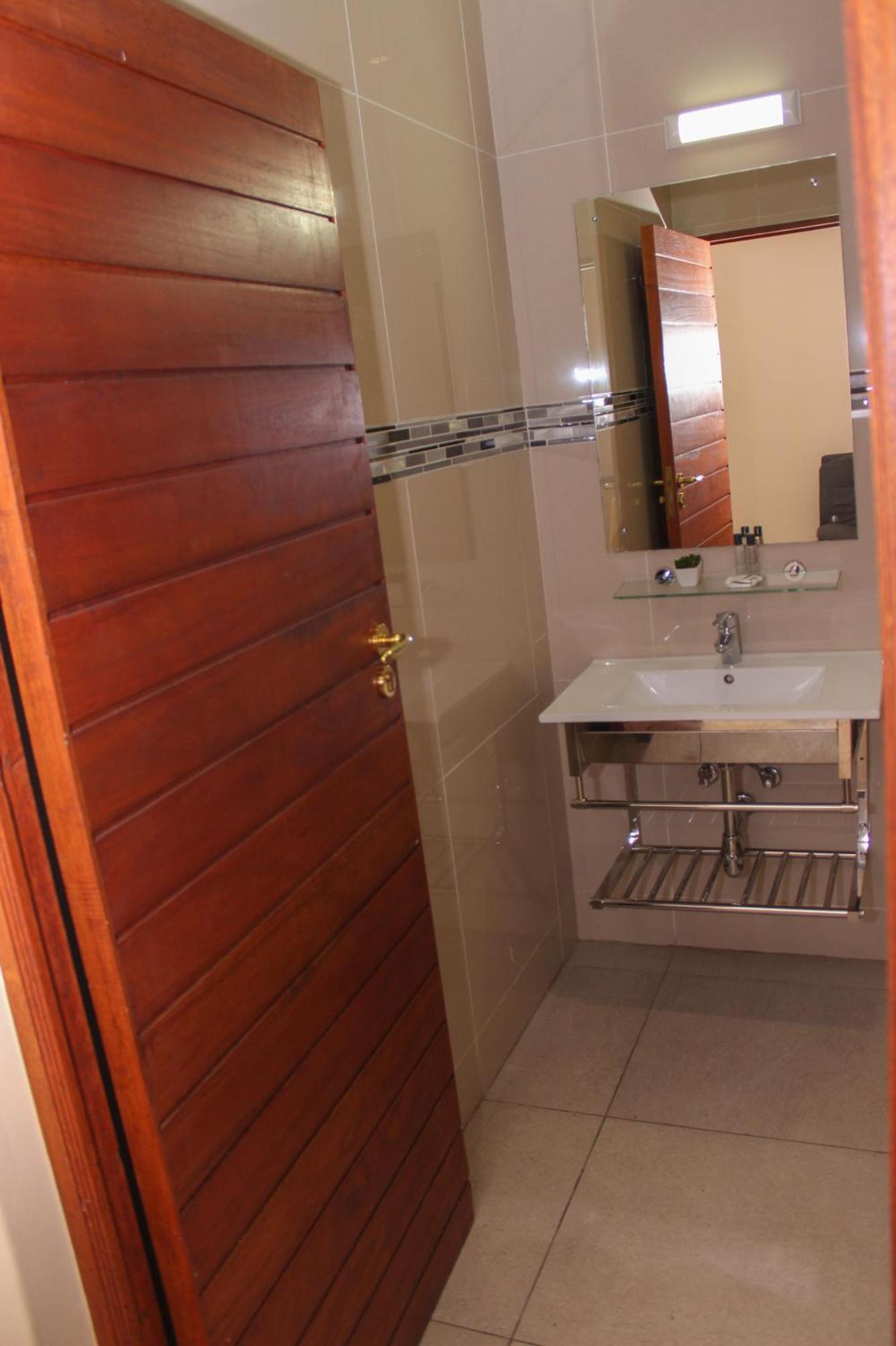 Aqua Stone Guest House Mbombela Esterno foto