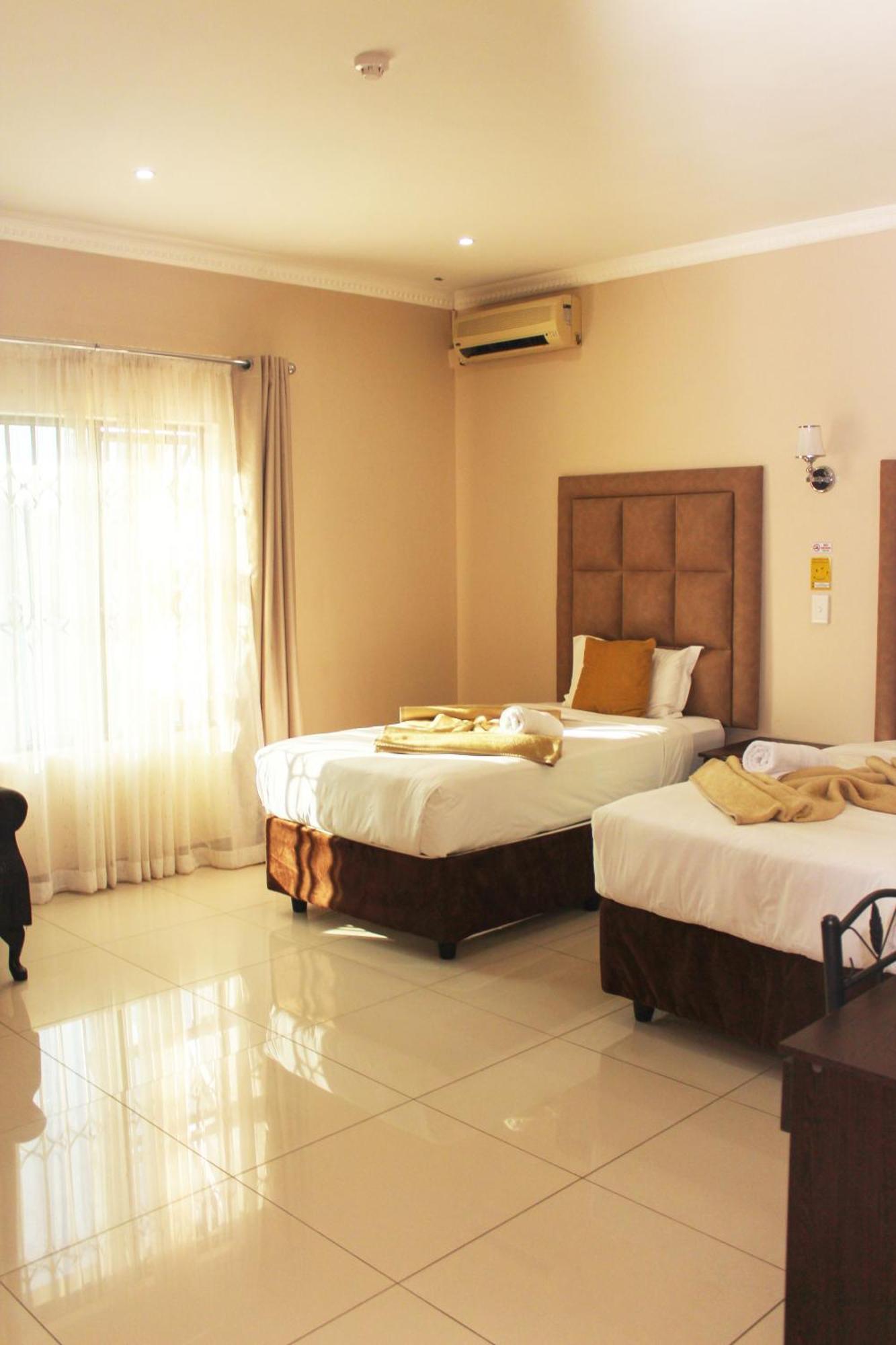 Aqua Stone Guest House Mbombela Esterno foto