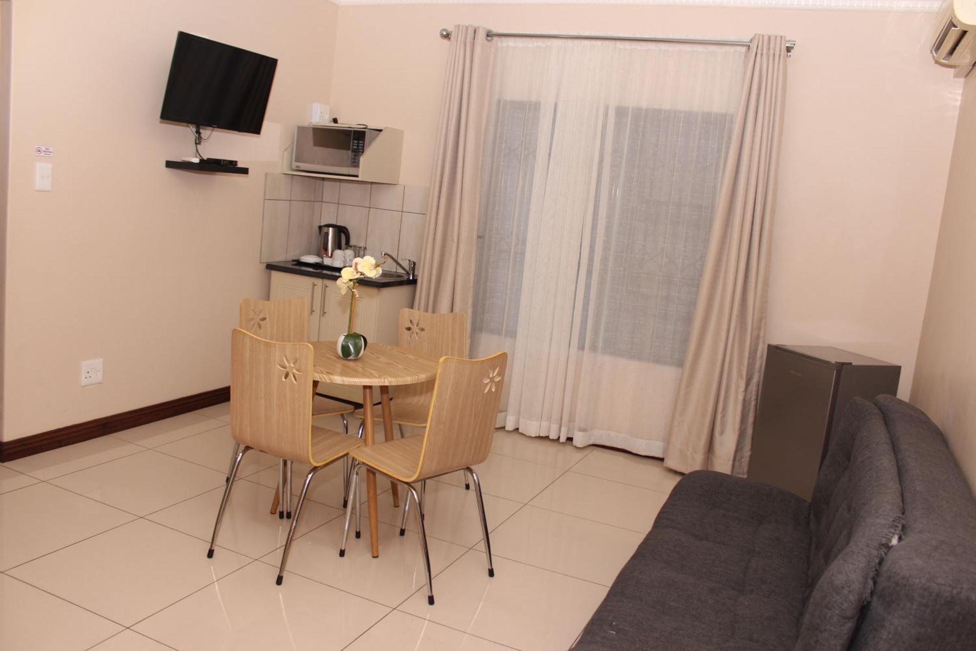Aqua Stone Guest House Mbombela Esterno foto