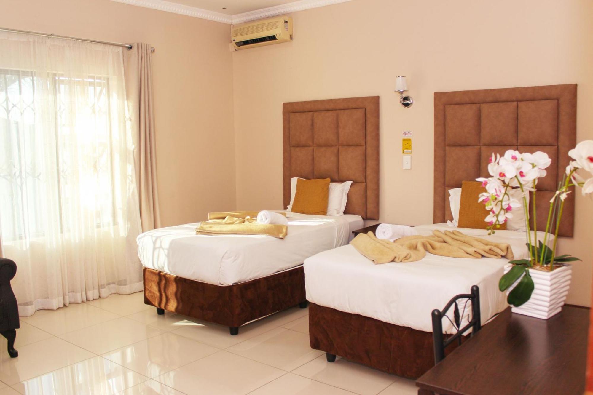 Aqua Stone Guest House Mbombela Esterno foto